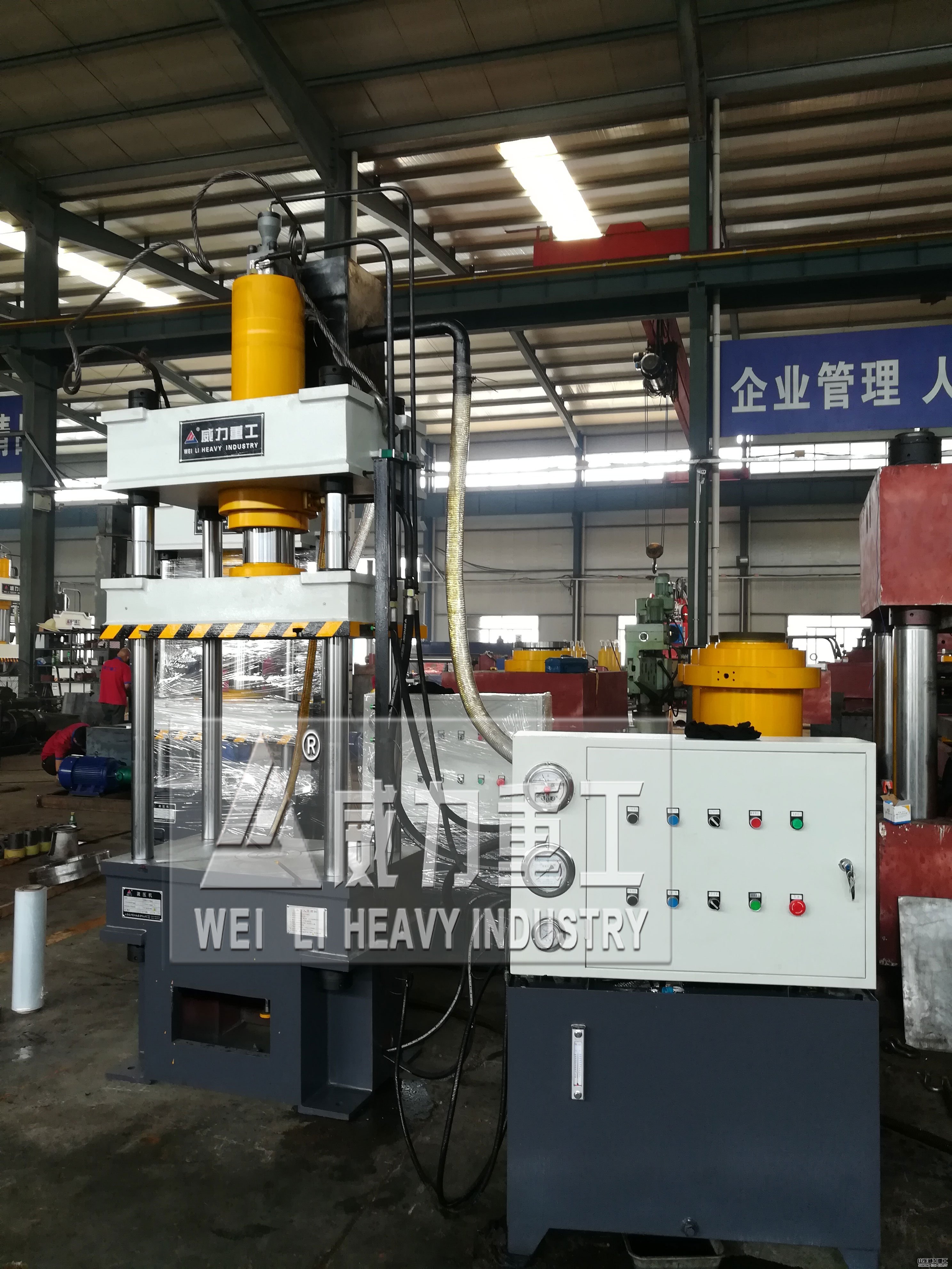 100噸三梁四柱液壓機(jī)